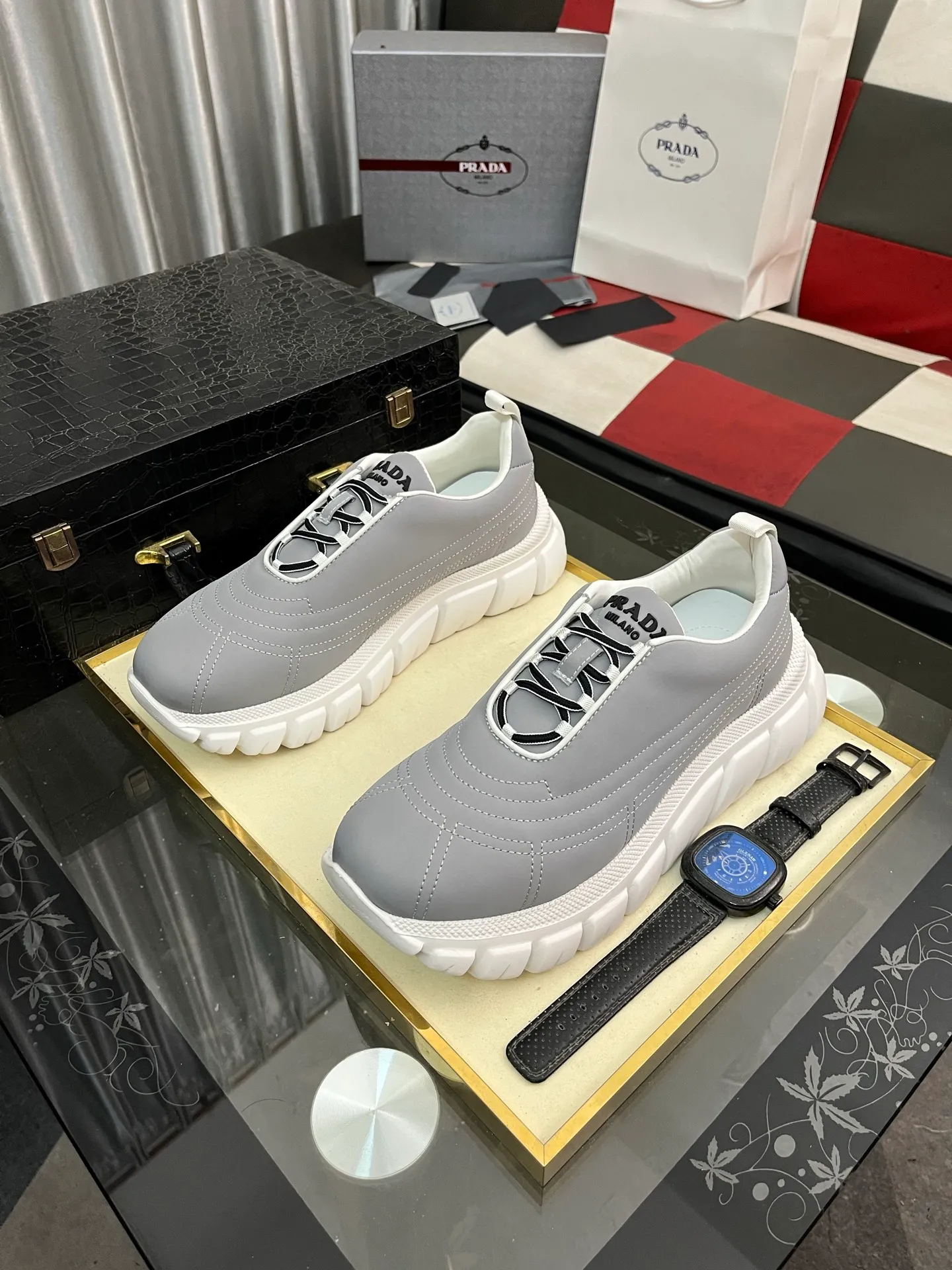 Men's shoes 💰560⌚️⌚️【PRADA】Prada - high-end quality original order 🔍🔍🔍 casual sports shoes - Upper: imported 🔝 Napa calfskin, pebbled calfskin, branded epoxy hollow mesh canvas, shoe body sewn with branded metal fasteners - Lining: water-dyed cowhide - Outsole: ultra-light TPU foam rubber; two-color molded outsole -Ultra-high quality control, fine workmanship, highlighting (high-end, nobility, class) -Size: 38-445️⃣colors available